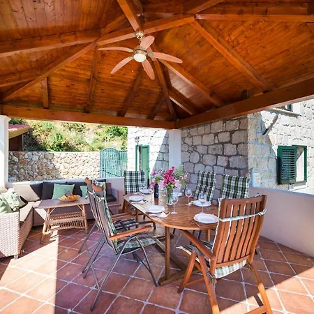 Willa Sleeps 8 Pool Air Con Wifi Mlini